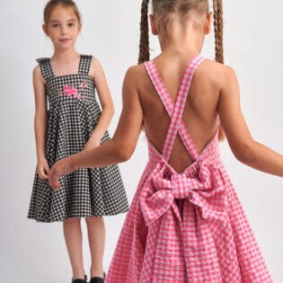 Twoinacastle 19.0638408